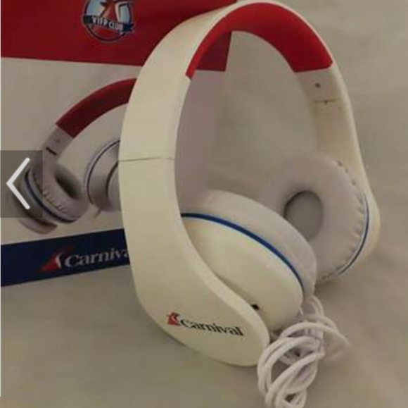 Carnival Cruise Lines VIFP Headphones - Picture 8 of 12